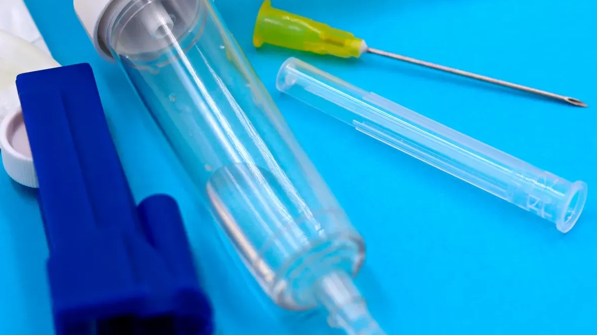 Klinikler ve distrib&uuml;t&ouml;rler i&ccedil;in diş sulama cihazı şırıngalarını kim sağlıyor?